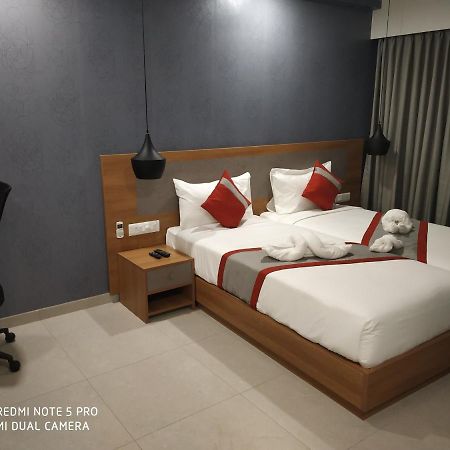 Parkwood Suites Kadubeesanahalli-Fully Vaccinated Staff Bangalore Buitenkant foto