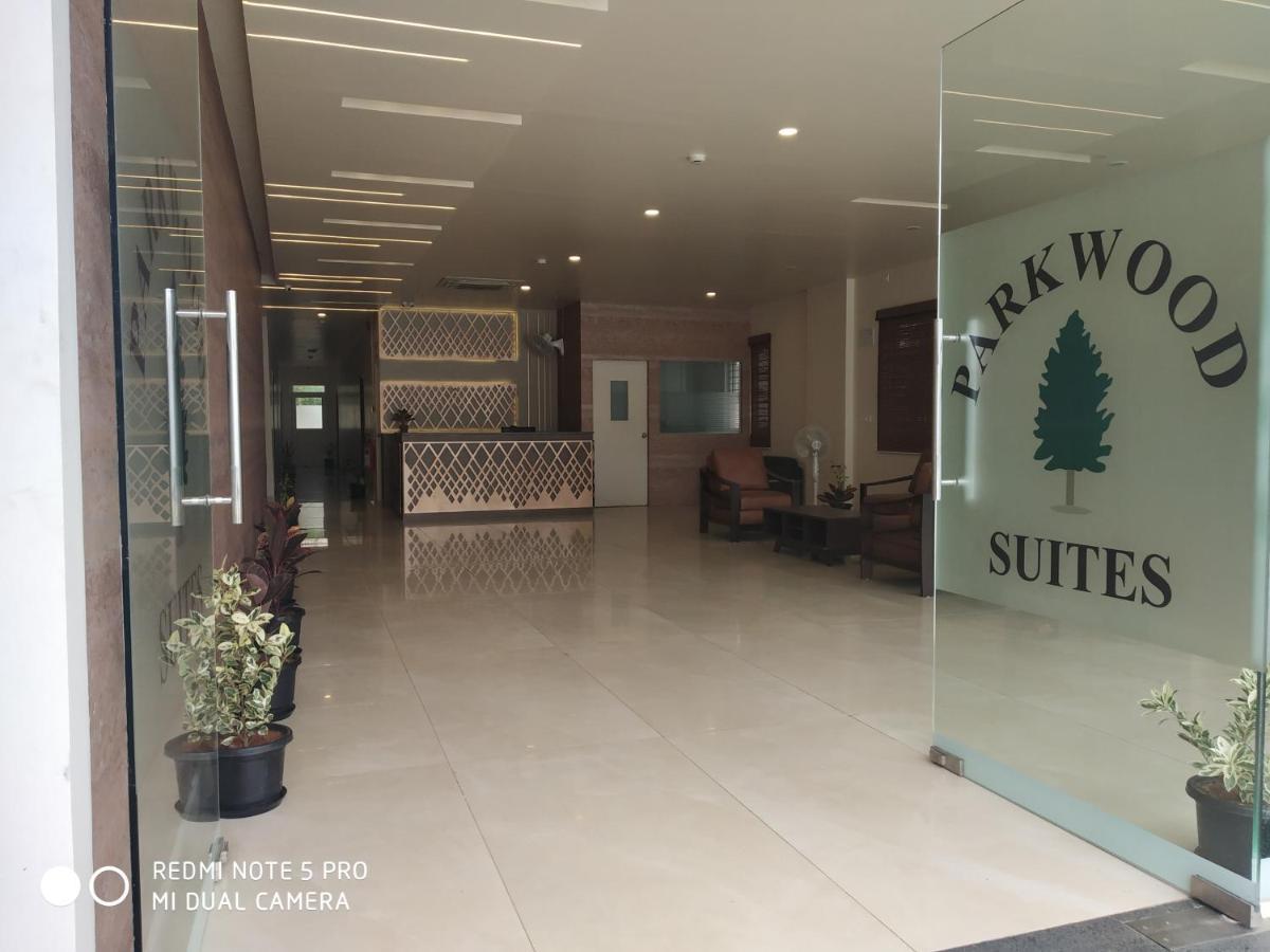 Parkwood Suites Kadubeesanahalli-Fully Vaccinated Staff Bangalore Buitenkant foto